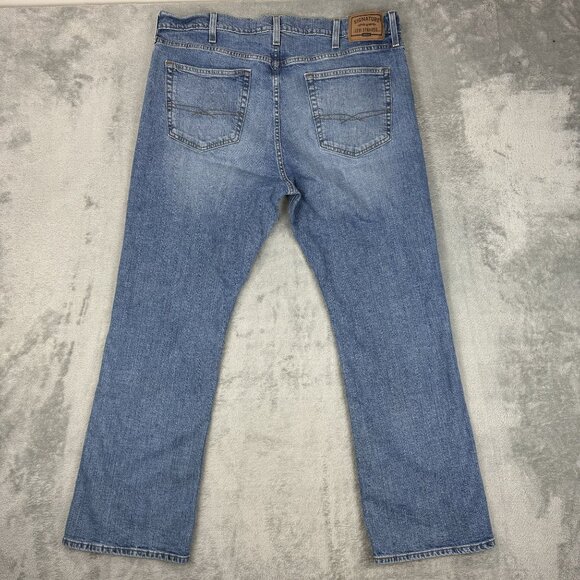 Signature by Levi Strauss GOLD Bootcut Stretch Mens Denim Jeans Blue Medium Wash - Picture 2 of 8